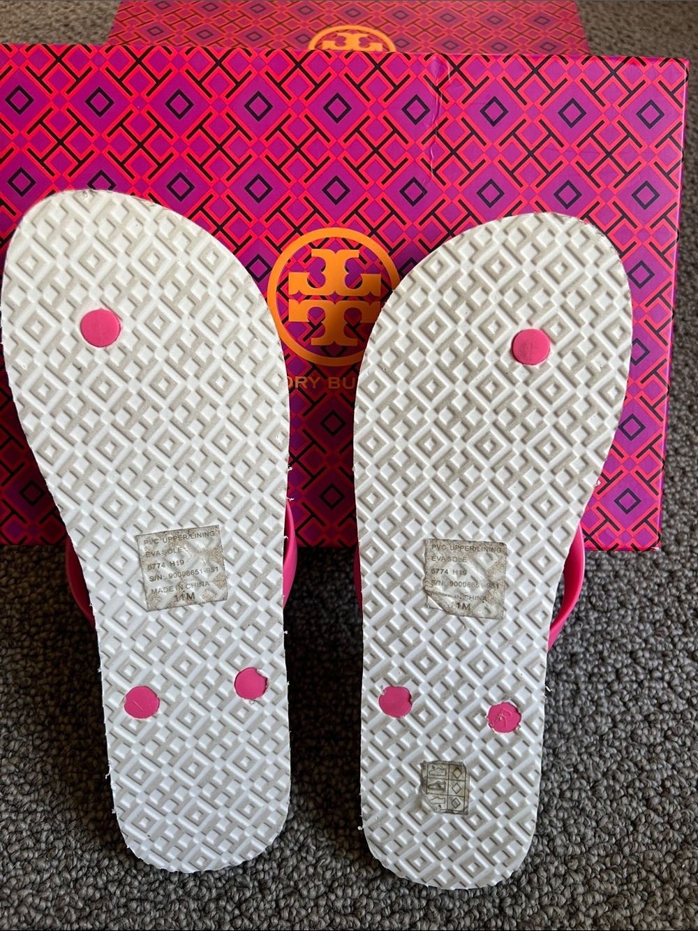 Tory Burch Pink Flamingo Print Logo Flip Flops - Picture 2 of 3